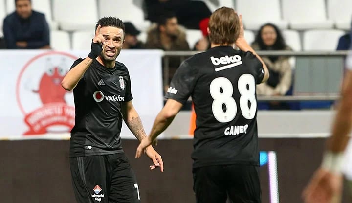 Ali Koç ve Ahmet Nur Çebi'den flaş transfer görüşmesi!
