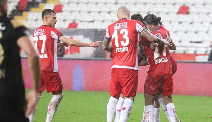 Antalyaspor'da Beşiktaş'a karşı 4 oyuncu yok! İşte o isimler...