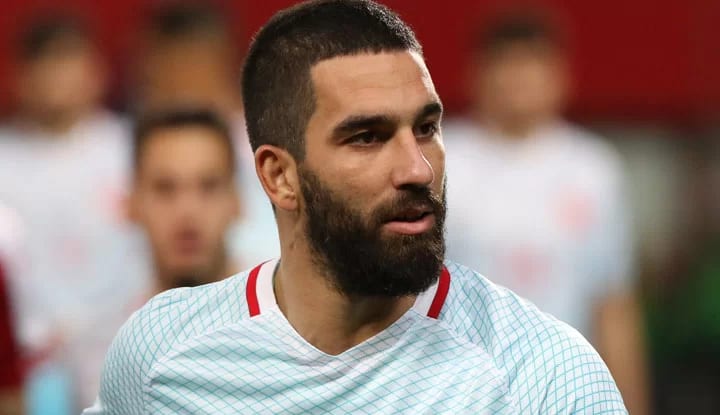 Arda Turan’dan flaş açıklama! “Beşiktaş’tan teklif aldım”