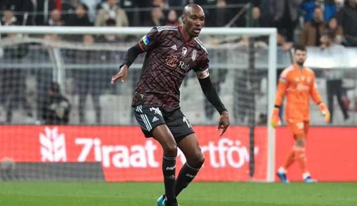 Atiba Hutchinson'a milli davet!