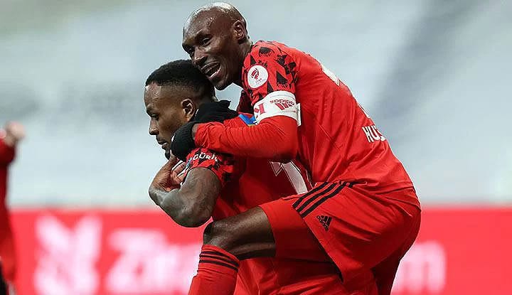 Atiba ve Larin, Kanada Milli takımına davet edildi!