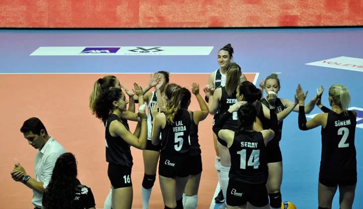 Axa Sigorta Kupa Voley'de derbi günü