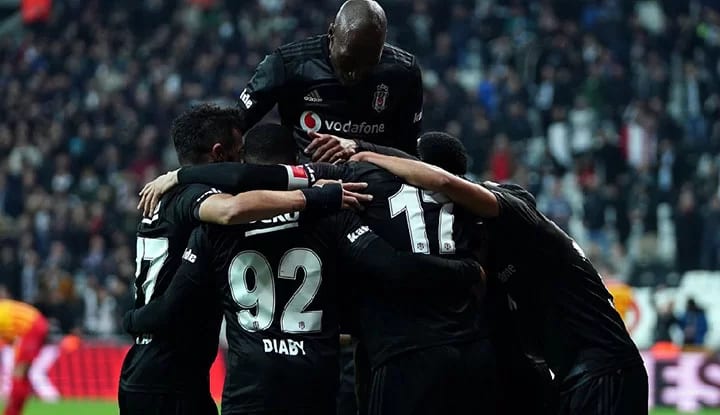 İşte Beşiktaş'ın derbi muhtemel 11'i! Maç günü iki isim değişebilir!