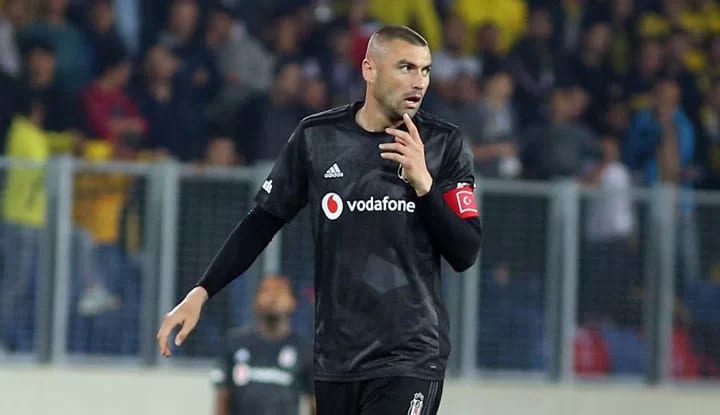 Beşiktaş'ta Burak Yılmaz sakatlandı!