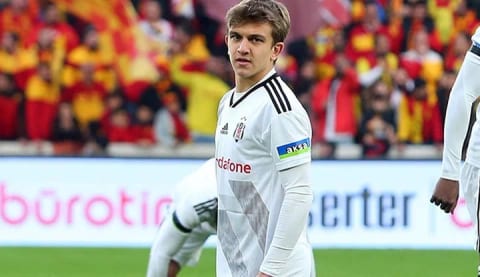 "Ona sürekli sorular soruyorum, öğrenmeye çalışıyorum"