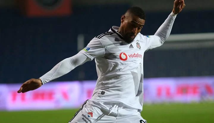 Boateng'den maç sonu paylaşım!