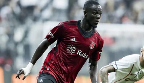 Bailly'nin Beşiktaş'tan kazandığı para dudak uçuklattı!