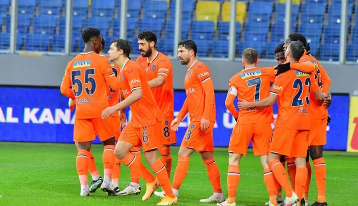 Başakşehir'de 7 oyuncu, Beşiktaş'a karşı yok! İşte o isimler...