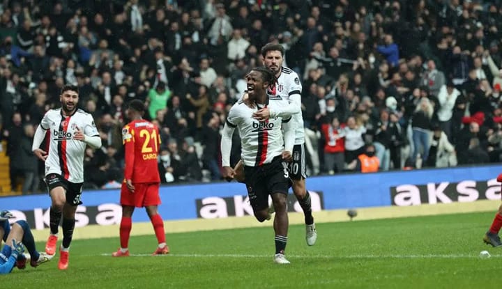 Batshuayi, Belçika'da gündem oldu