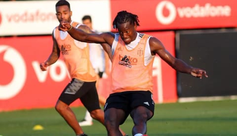 Batshuayi, şov yaptı! Rekor gol...