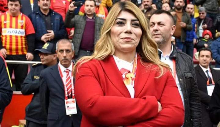 Berna Gözbaşı'dan Bernard Mensah ve Emre Demir açıklaması!