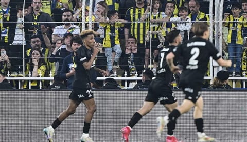 Beşiktaş, derbide Fenerbahçe'yi mağlup etti!