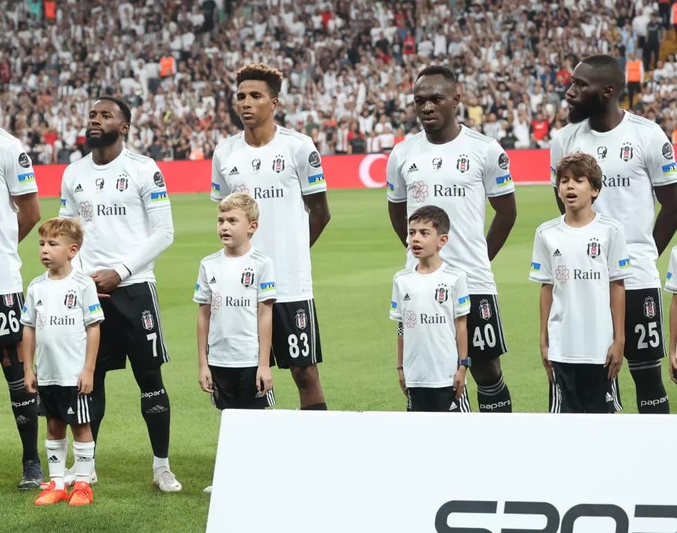 Beşiktaş 3 puanı 3 golle aldı!