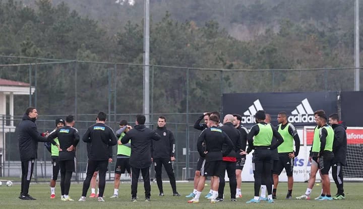 Beşiktaş antrenmanında Önder Karaveli detayı