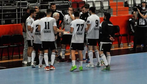 Beşiktaş Aygaz'ın iki maçı ertelendi!