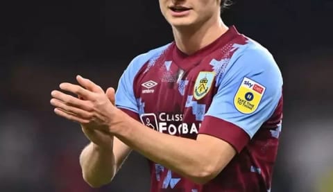Beşiktaş, Burnley'in stoperini gündemine aldı!