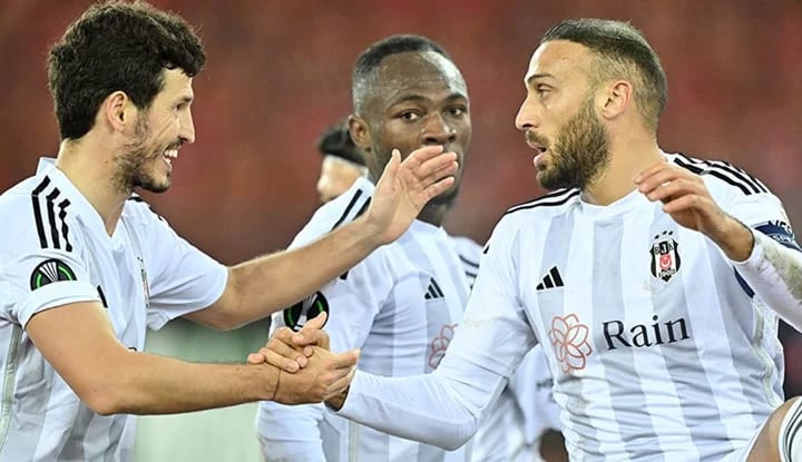 Beşiktaş, Cenk Tosun ve Salih Uçan ile masaya oturacak!