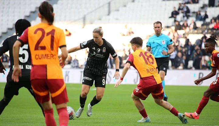 Beşiktaş derbide Galatasaray'ı mağlup etti!