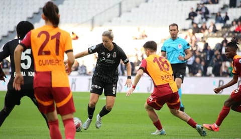 Beşiktaş derbide Galatasaray'ı mağlup etti!