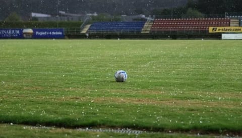 Beşiktaş - Dinamo Zagreb maçı iptal edildi!
