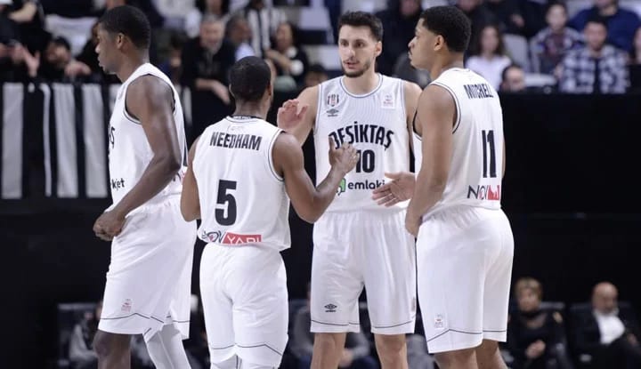 Beşiktaş Emlakjet kendi evinde Anadolu Efes’i mağlup etti!