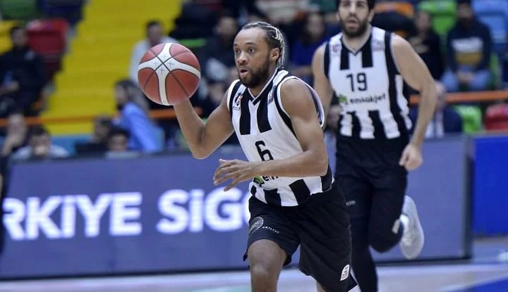 Beşiktaş Emlakjet kötü gidişe dur dedi!