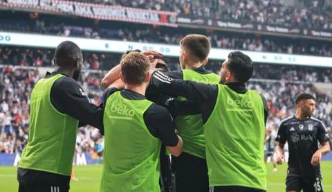 Beşiktaş-Fenerbahçe derbisi kapalı gişe oynanacak!