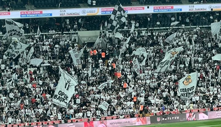 Beşiktaş - Fenerbahçe derbisinde 22 taraftara men!