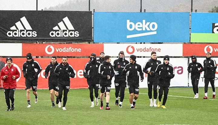 Beşiktaş, Fenerbahçe maçı hazırlıklarına başladı!