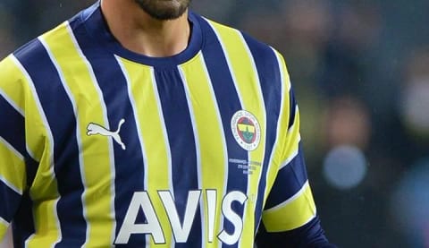 Beşiktaş, Fenerbahçeli futbolcuyu gündemine aldı!