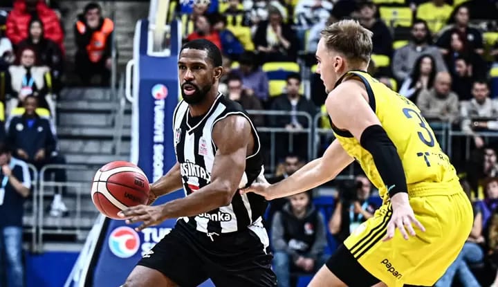 Beşiktaş Fibabanka deplasmanda Fenerbahçe’ye mağlup oldu