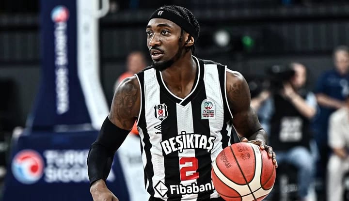 Beşiktaş Fibabanka, seriyi Akatlara taşıdı!