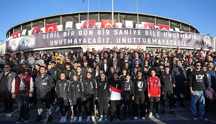 Beşiktaş, Gazi Mustafa Kemal Atatürk'ü andı!