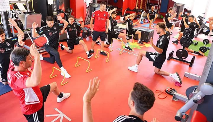 Beşiktaş, İspanya'da salonda çalıştı!