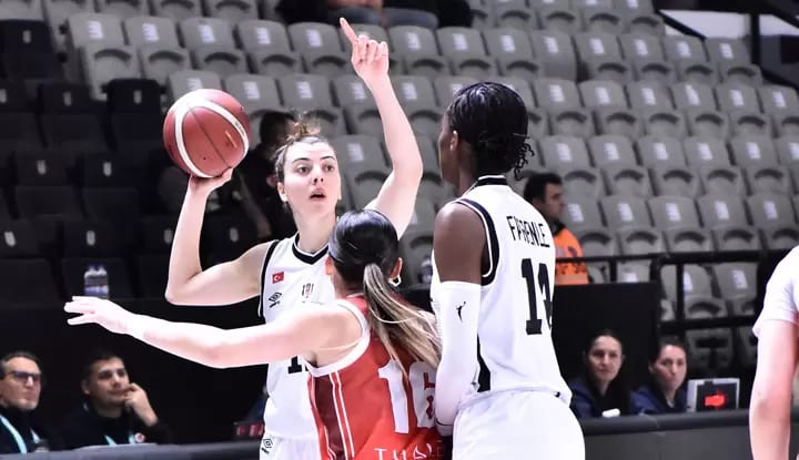 Beşiktaş Kadın Basketbol Takımından farklı galibiyet!