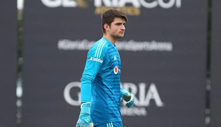 Beşiktaş, kaleci transferini askıya alabilir!