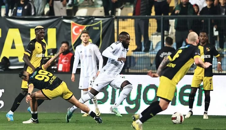 Beşiktaş kalesine duvar ördü!