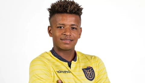 Beşiktaş kanat transferini resmen açıkladı!