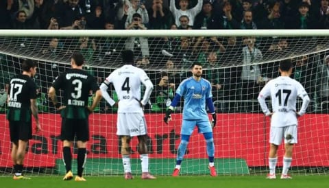 Beşiktaş, Kocaelispor Deplasmanından 1 Puanla Döndü