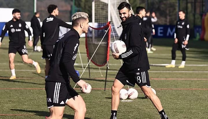 Ghezzal takımla çalıştı!