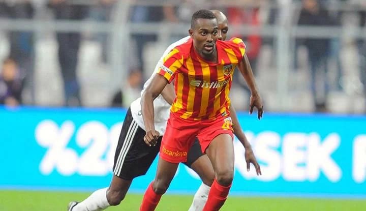 Beşiktaş, Mensah transferinde istekli! Görüşmeler başladı!
