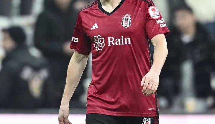 Beşiktaş, o futbolcu ile yolları ayırmak istiyor!
