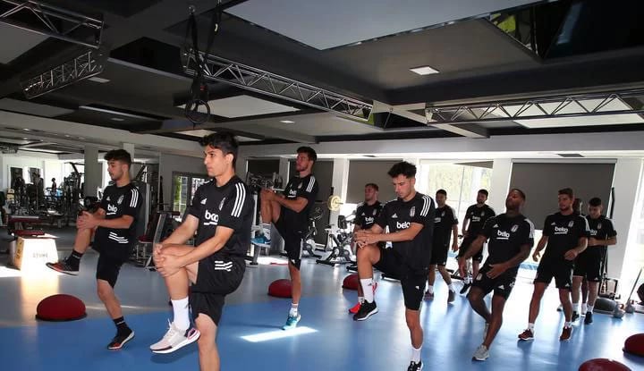 Beşiktaş salonda çalıştı