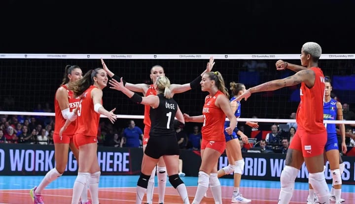 Beşiktaş Stadı'nda Türkiye-Sırbistan finali heyecanı!