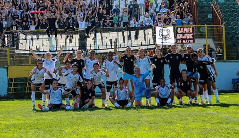 Beşiktaş, Trabzonspor'u tek golle geçti.