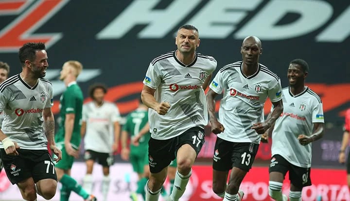 "Beşiktaş, üçüncülüğü kovalıyor"