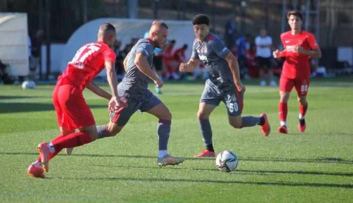 Beşiktaş, Ümraniyespor'u farklı geçti