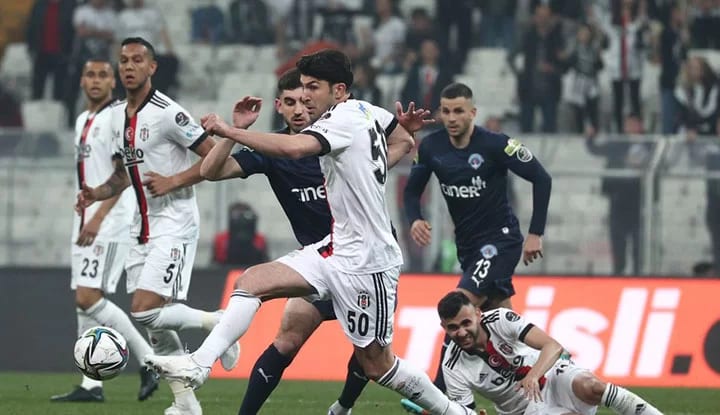 Beşiktaş, Vodafone Park'ta Kasımpaşa'ya mağlup