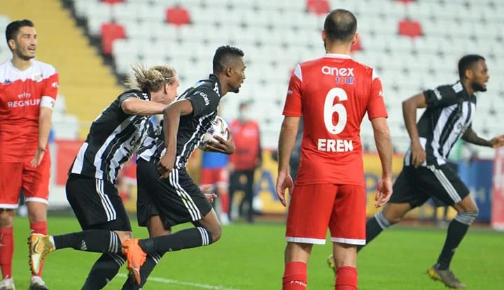 Beşiktaş'a 4-4-2 önerisi
