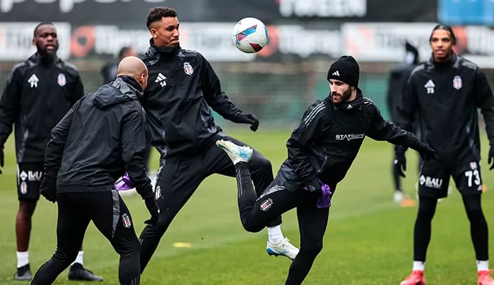 Beşiktaş'ın Antalyaspor maçı muhtemel 11'i belli oldu!